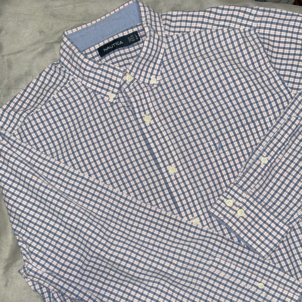 ⛵️ Nautica Men’s Button Up Shirt